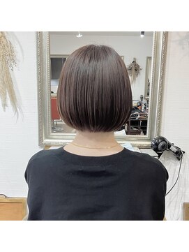 ヘアメイク アンフィ(amphi) 大人垢抜けベージュボブ