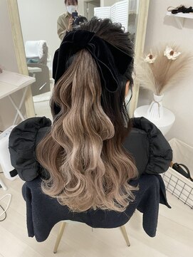 サロンナビ(Salon Navi) 高めハーフアップ×ベロア