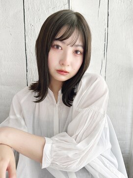ビアンコドゥーエ(bianco due) 上品さ溢れるダークカラーの外はねスタイル