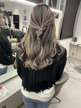キング 枚方店(K!ng) 縮毛矯正髪質改善ハイライトレイヤーカット枚方美容室エクステ