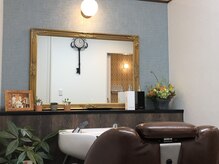 クレイン CRANEの雰囲気（２０～５０代メインに幅広い年齢層のお客様がご来店されています）