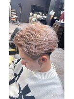 シャルム バイ アローズ 久留米店(CHARM BY AROSE)&nbsp;ワンブリーチで可能、メンズピンクベージュ