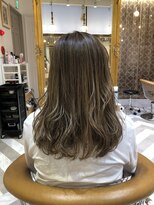 ロンドアベニール 北千住(Lond avenir)&nbsp;namie ダブルカラーでホワイティカラー