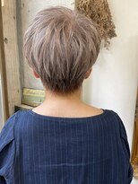 カシュカシュ(cache cache) 白髪をぼかすプラチナハイトーンシルバーショートstyle