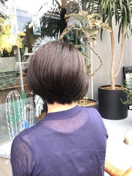 ベル(BELL) コンパクトなショートボブ【BELL用賀/桜新町】