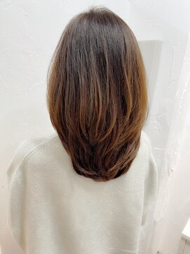 ミッシェル アフロート(michelle afloat) 20代30代40代50代立体綺麗髪Curves Cutの「Cカーブカット」