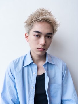 イオ 本厚木(io) スパイキーショートハイトーン短髪刈り上げモテ髪