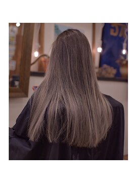 ダラ(DARA) 【バレイヤージュ】アッシュベージュ×プラチナブロンド