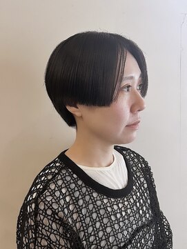 ノエル(NOEL) ぱつっとライン×センターパート