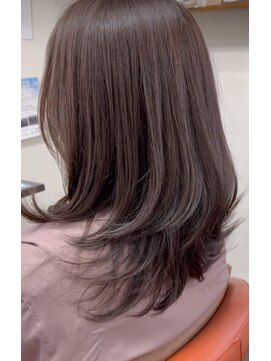 へあ＆めいく はいちゃーむ ヴィラロドラカラーケアヘアロングスタイル