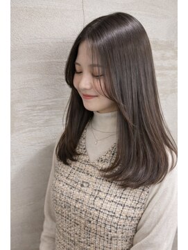 ヘアアンドビューティー クローバー(Hair&Beauty Clover) 低めレイヤースタイル
