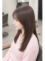 クララジャパン ハカタエキマエ(CLALA JAPAN Hakataekimae)&nbsp;柔らかな質感とツヤ感が魅力のナチュラルロング【古賀義大】