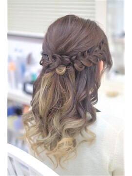 リサ 恵比寿(risa.) 編み込みハーフアップ