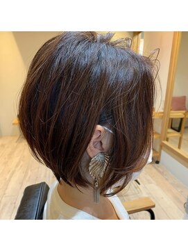 デイ(Day) 軽やかショートボブ