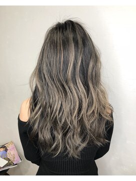 リーブル(Libre) 外国人風コントラストバレイヤージュカラー