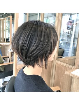 フェリア 池田(FERIA) 【FERIA 池田】外ハネショート＊