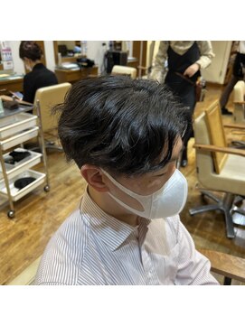 エクリ 麻布十番(equri) センターパート　スパイラルパーマ　ツーブロック