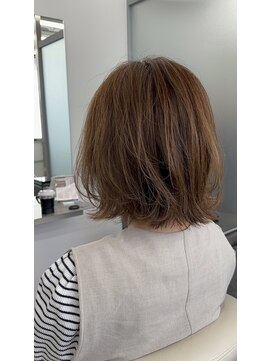 ジエクト アイロ(The Ect ilo) 小顔レイヤー　くびれボブ　グレージュ