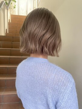 サンク 原宿 表参道(cinq) 切りっぱなしボブ外ハネ外国人風ボブヘーゼルベージュアッシュ