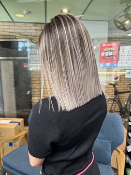 ラフ(LAFF) 【バレイヤージュで魅せるボブヘア】