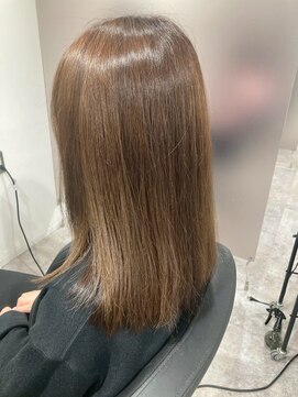 ヌーヌー 鶴ケ峰(nuu nuu) 艶髪ミディアムワンレン切りっぱなしヘア