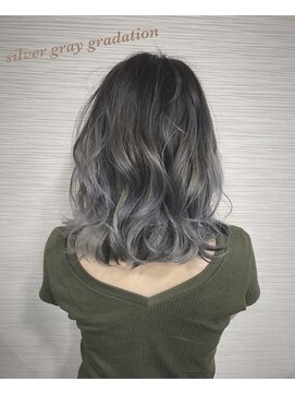 ヌーム 塚本店(NOOM) シルバーグレーグラデーション