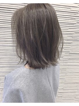 レウーナ(Reuna) 外ハネ＿#毛先パーマ#ことりベージュ#黒髪ウォーターフォール