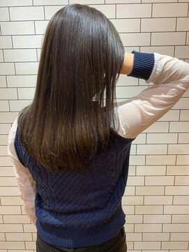 オーストヘアジジ(Aust hair Gigi) 艶ストレート×オリーブグレージュ　K