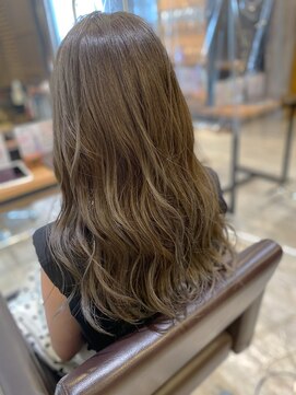 トレ(tre.) 甲子園口/髪質改善/白髪染め/ショート/酸性ストレート/美容室