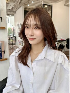 アリスバイアフロート 自由が丘(ALICe by AFLOAT) セミディ／くびれレイヤーカット/流れるお顔周りカット