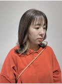 オリーブベージュ