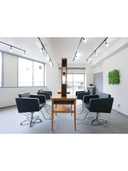 実力派スタイリストがカウンセリングから仕上げまで全て担当！一人一人の髪の状態に合わせた施術が嬉しい。