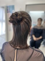 ホワイト 東京新宿店(White) カチモリハーフアップ