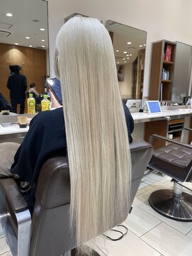 ピークアブー アヴェダ アトレ恵比寿(PEEK-A-BOO AVEDA) プラチナロング