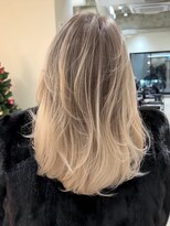 ハーパーズ 渋谷(harpers)&nbsp;ホワイトブロンドベージュレイヤーカットバレイヤージュ