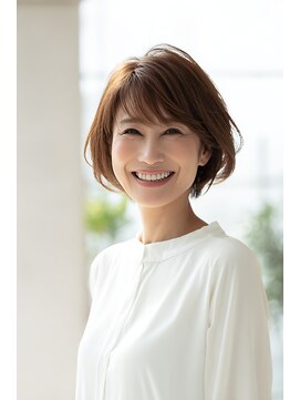 シャルマン 銀座(Charumante) 30代40代50代大人女性◎白髪ぼかしハイライト×小顔ショート
