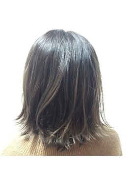 ヌーヘアーフォルマ(N.U hair=forma) 【amitie】ハイライト＋切りっぱなしボブ