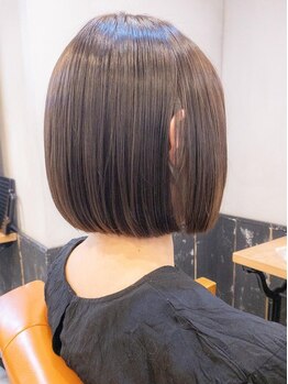 オーストヘアジジ(Aust hair Gigi)の写真/【平日21時まで営業】骨格・クセ・毛流れに合わせたスタイルをご提案◎周りと差のつくスタイルへ導きます!