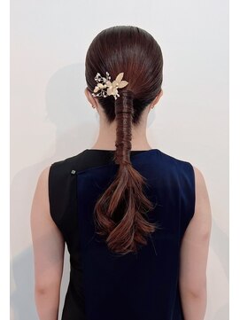 ヘアセット&メイク専門店 カスミ(Kasumi) タイトポニーテール