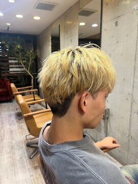 ヘアーアンドメイク ファット(Hair&Make PHAT) ビジネスカジュアル◎ハイトーンカラ―束感