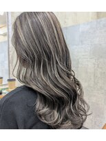 イル(iru)&nbsp;根元が伸びても目立ちにくい/白髪ぼかしハイライト/Miku