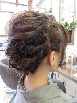 コアフィールフィス(COIFFURE fils) 【見附 今町】編み込みアップ