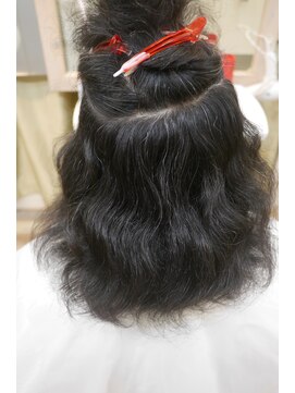 レスキューヘア 首里坂下店 【縮毛矯正専門店】施術前：ハチ上（B様）