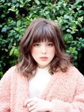 リラ(riLLA) くせ毛風ラフカール無造作ミディアム