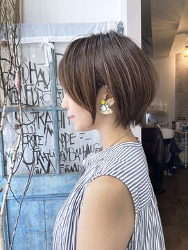 ロッティー(Rottie) 丸みショートボブ