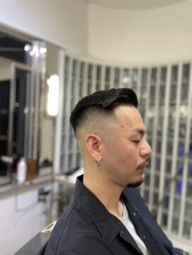 メリケンバーバーショップ フクオカ(MERICAN BARBERSHOP FUK) かき上げヘアショートレイアーくせ毛風パーマコンマヘアS50