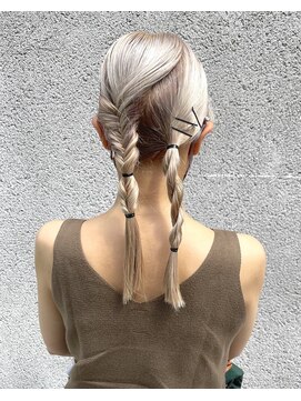 マノハル(MANOHARU) ホワイトミルクティータイトアレンジ