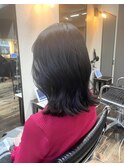 暗髪・ミディアムくびれボブ