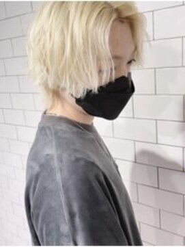 シー(shii..) 《shii../大黒》＃ホワイトブロンド＃センタパート＃波巻き