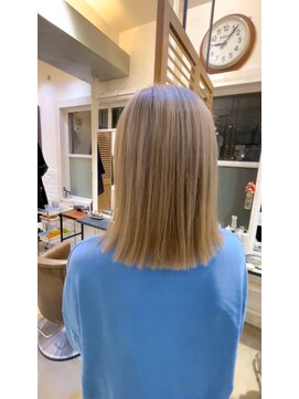 ボタニカル(BOTANICAL) 丸みミディアムイエローブラウン大人可愛い艶髪ヘア